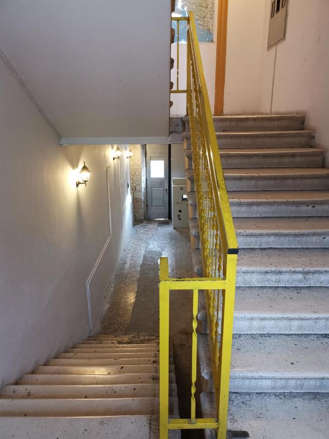 Spacious 140M2 Downtown 3 Bedroom Apartment Split Eksteriør bilde