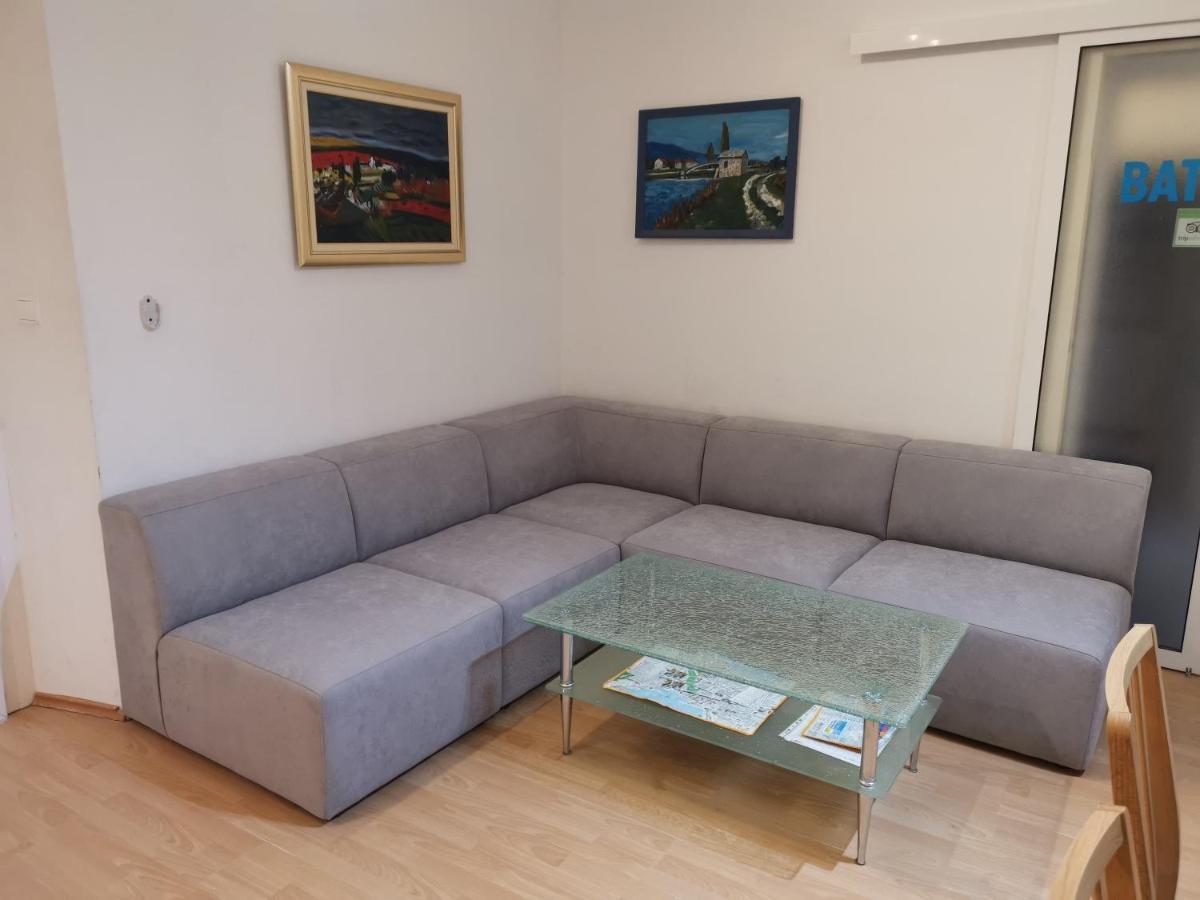 Spacious 140M2 Downtown 3 Bedroom Apartment Split Eksteriør bilde