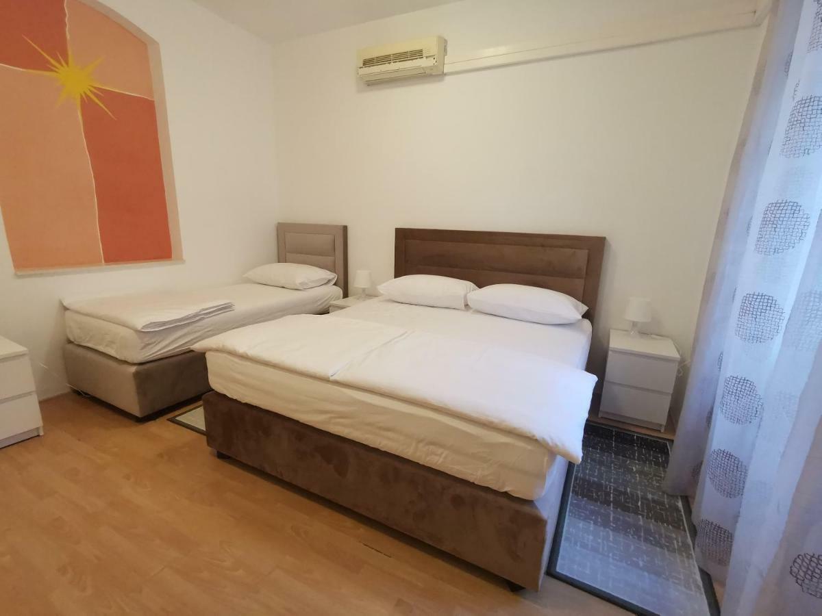 Spacious 140M2 Downtown 3 Bedroom Apartment Split Eksteriør bilde