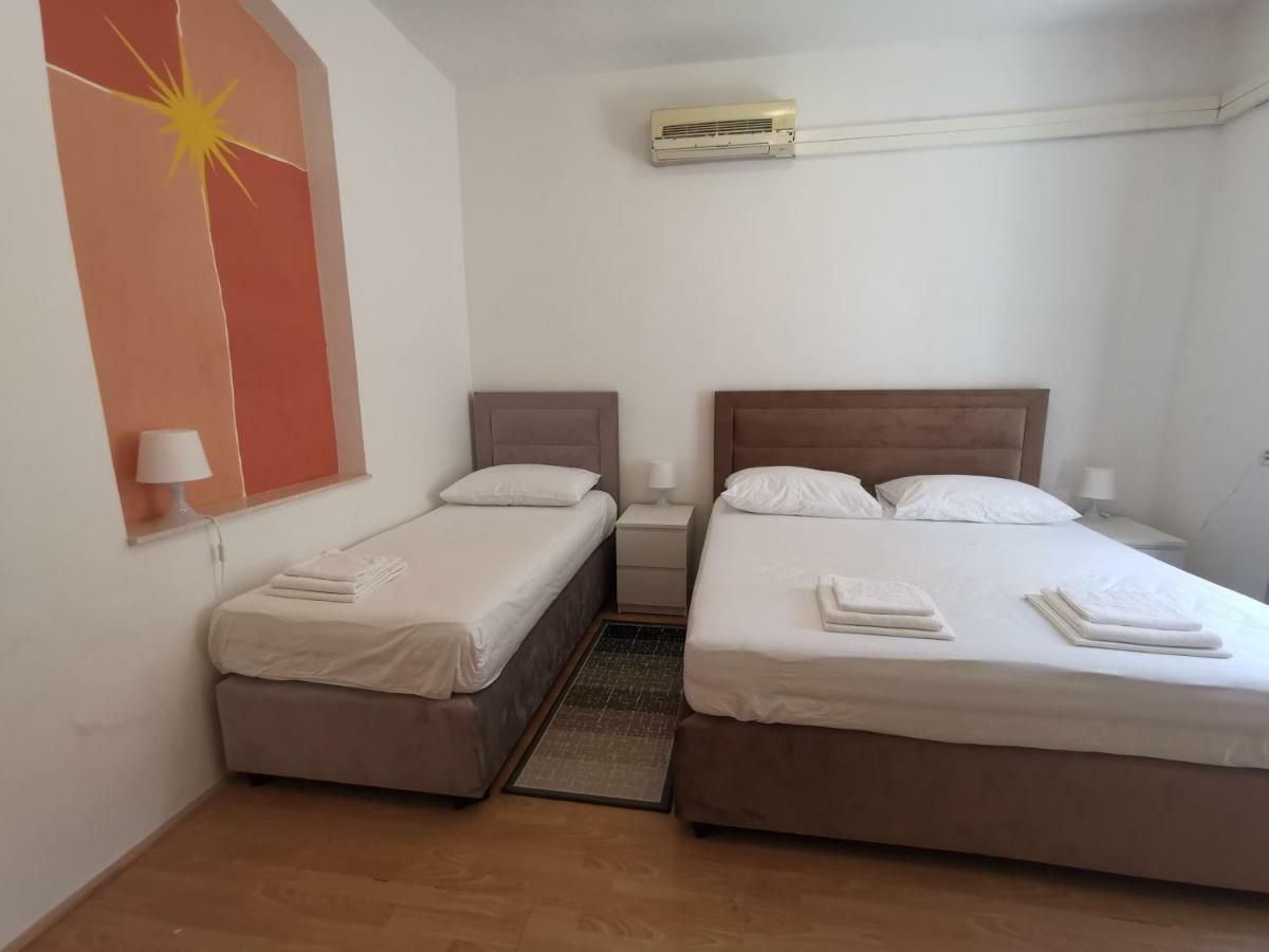 Spacious 140M2 Downtown 3 Bedroom Apartment Split Eksteriør bilde