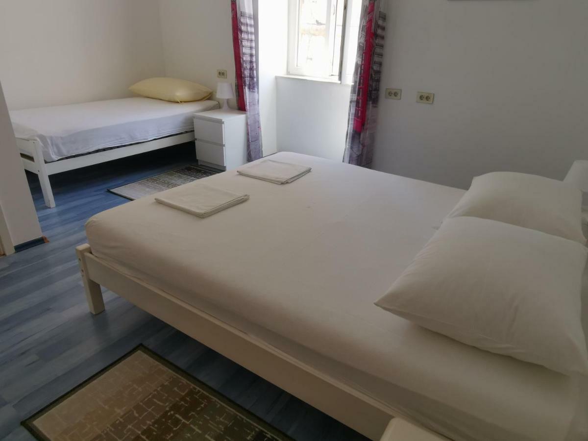 Spacious 140M2 Downtown 3 Bedroom Apartment Split Eksteriør bilde